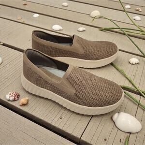 Bzees LifeStride Wednesday slip-on sneakers Women Size 6.5 Simply Taupe Washable